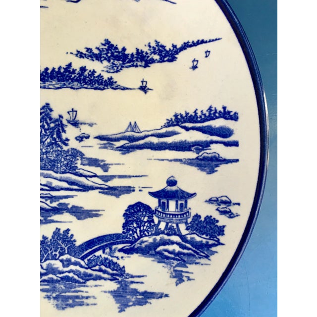 1980s Vintage Chinoiserie Ceramic Plate For Sale - Image 6 of 10