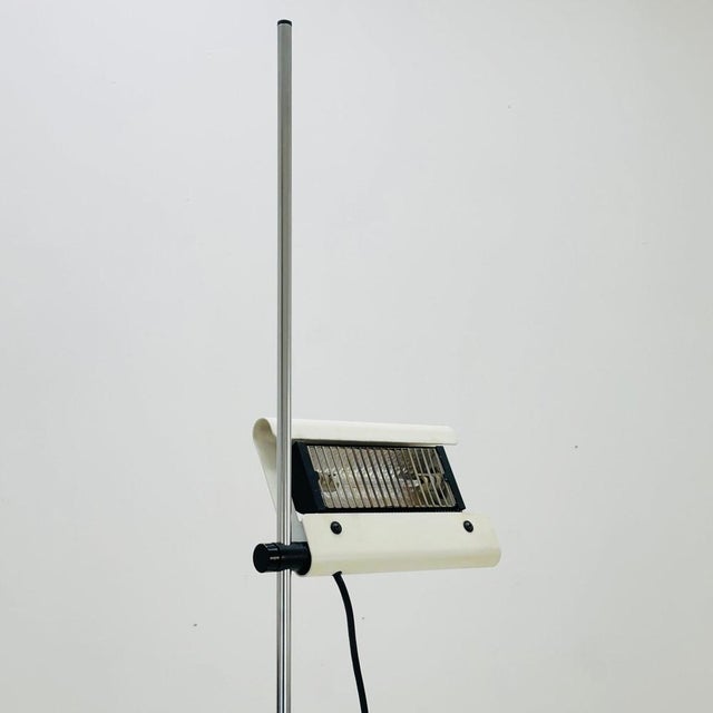 Large Mid-Century Minimalist Floor Lamp by Gianfranco Frattini, 1970s For Sale - Image 5 of 11