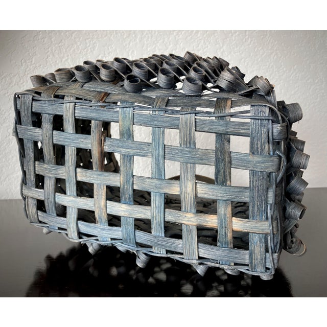 Mid 20th-Century Ash Splint Curly Weave Basket Wall Pocket in the Manner of Woodland Basket Makers of the Late 1800s For Sale - Image 11 of 18