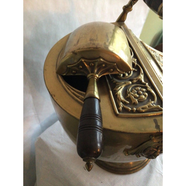 1900s English Brass Coal Scuttle With Shovel For Sale - Image 10 of 12