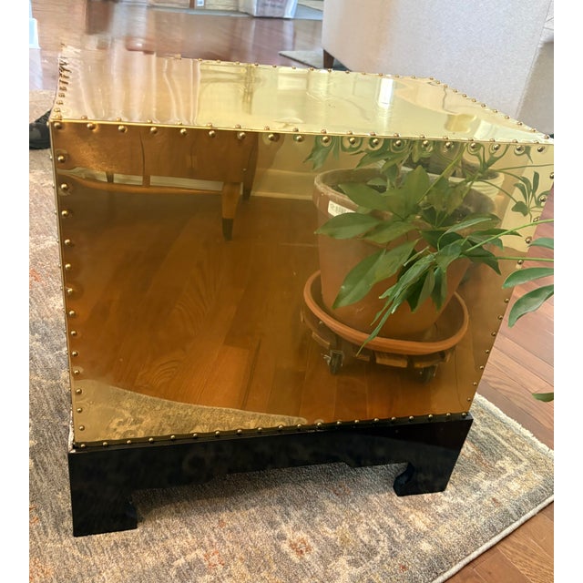 1970s 1970s Hollywood Regency-Chinoisorie Solid Brass Campaign Chest For Sale - Image 5 of 14