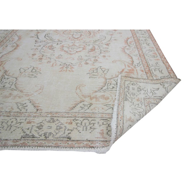 Mid 20th Century 1960s Vintage Washed Out Turkish Oushak Rug- 5′6″ × 9′4″ For Sale - Image 5 of 7