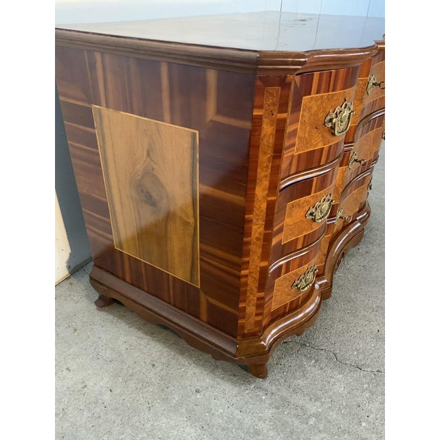 Baroque Chest of Drawers in Walnut, 1760 For Sale - Image 15 of 18