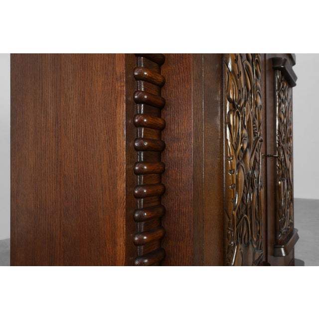 Art Deco Oak Cabinet with Sculptural Carving from Jacques Klein, France, 1925 For Sale - Image 15 of 18