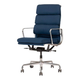 Example of Eames Chairs