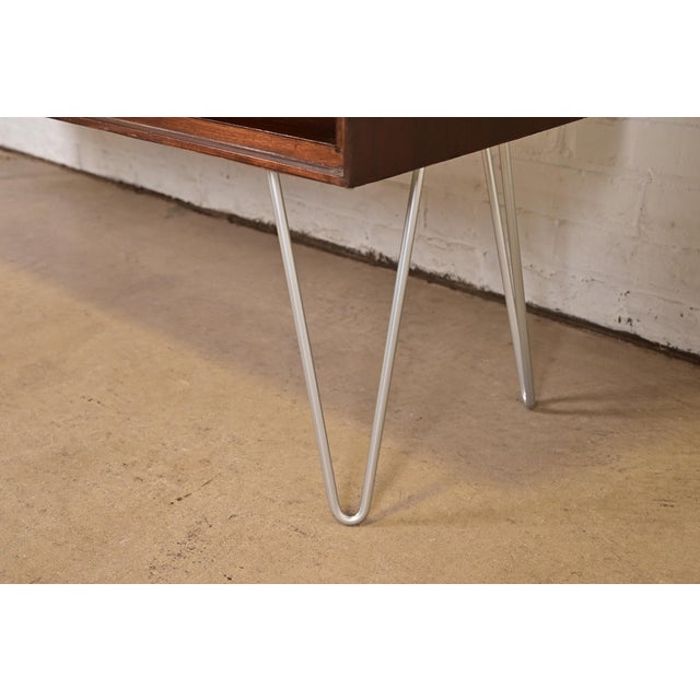 1960s Paul McCobb Mid-Century Modern Walnut Bookcase on Hairpin Legs, Newly Refinished For Sale - Image 10 of 14