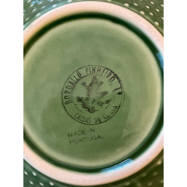 Pair of Vintage Green Majolica Bordallo Pinheiro Bowls From Portugal For Sale In Atlanta - Image 6 of 10