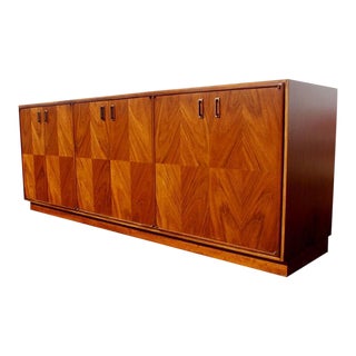 Exotic Wood and Walnut Buffet in the Manner of Renzo Rutili For Sale