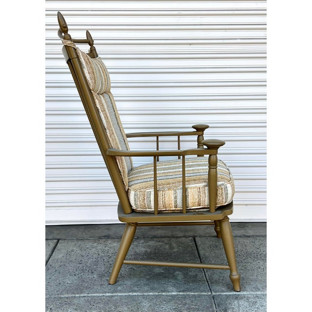 American 1970s Vintage Windsor Neutral Painted Chair For Sale - Image 3 of 11