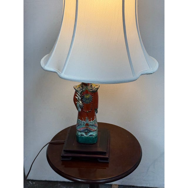 Vintage Chinese Famille Rose Porcelain Court Figure Table Lamp For Sale - Image 9 of 12