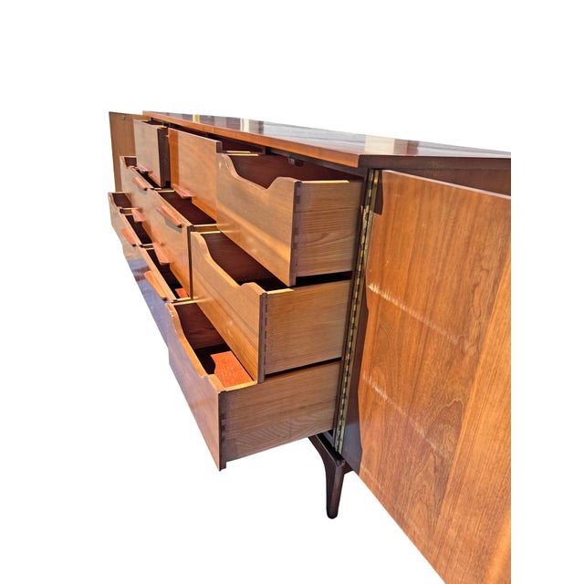 Mid Century Modern Vintage Long Dresser or Credenza Floating Design Parvin Style For Sale In New York - Image 6 of 15