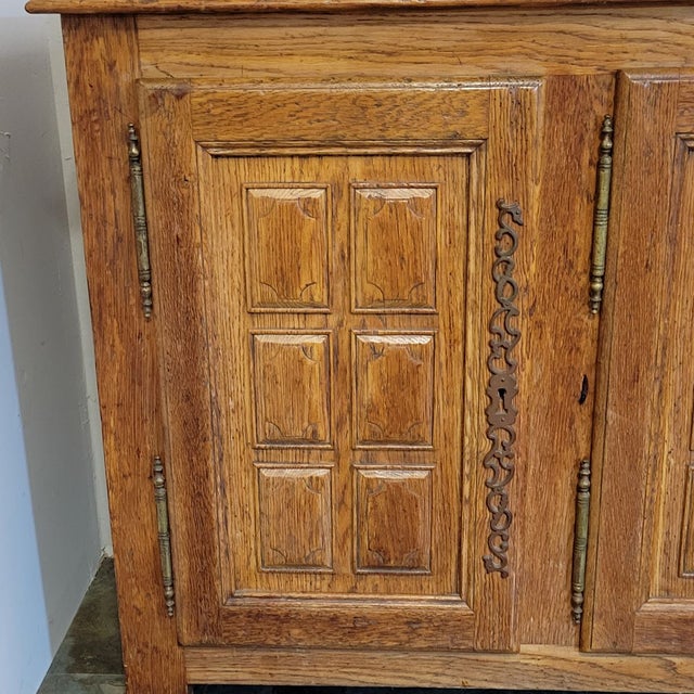 Mid-20th Century Spanish Revival Oak Paneled Credenza For Sale In Raleigh - Image 6 of 11