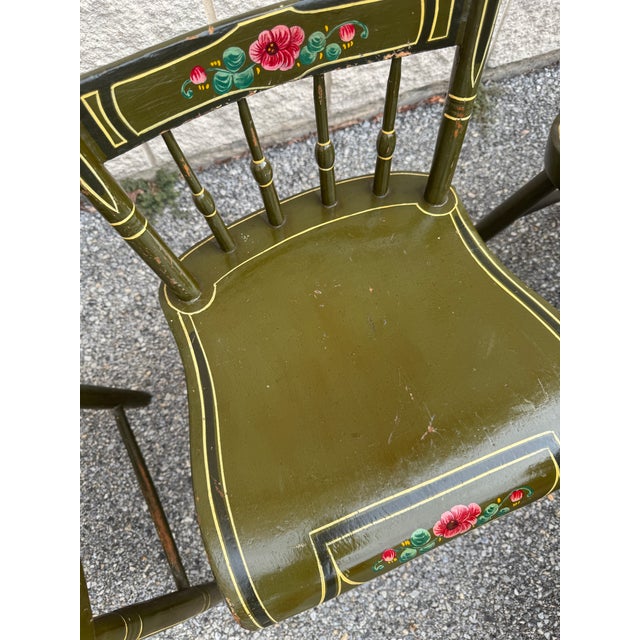 Antique American Hand-Painted Floral Folk Art Plank Seat Chairs - Set of 4 For Sale - Image 12 of 12
