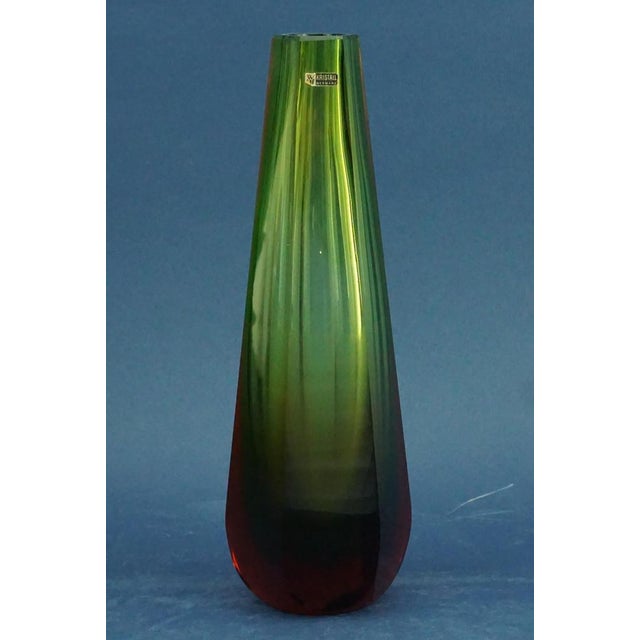 Item : A beautiful German sommerso glass vase, cut in a hexagonal shape in a two-tone green and red, with a factory stamp...