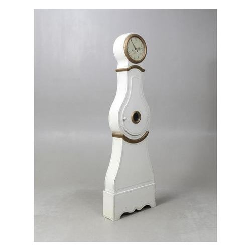 Lovely example of a very decorative early 1800s antique Swedish mora clock with a nice extended and gold detail on the...