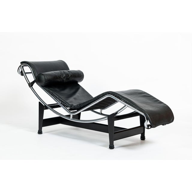 Cassina Cassina Lc4 Black Leather Chaise Lounge Chair by Le Corbusier 1994 For Sale - Image 4 of 18