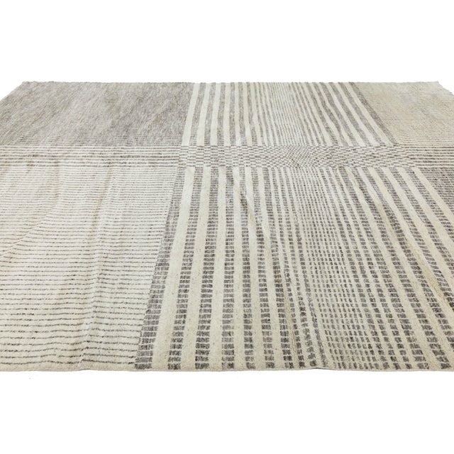 Textile 10 X 14 Hand Knotted Modern Neutral Geometric Wool Rug Minimalist Grid Pattern For Sale - Image 7 of 10