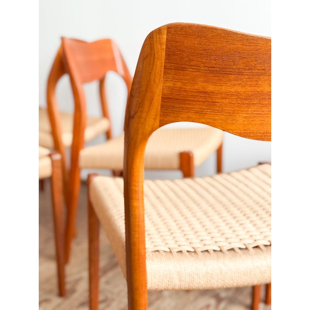 Dimensions: approx. 49 × 49 × 79 × 46 cm (width × depth × height × seat height) a very beautiful and rare set of eight...