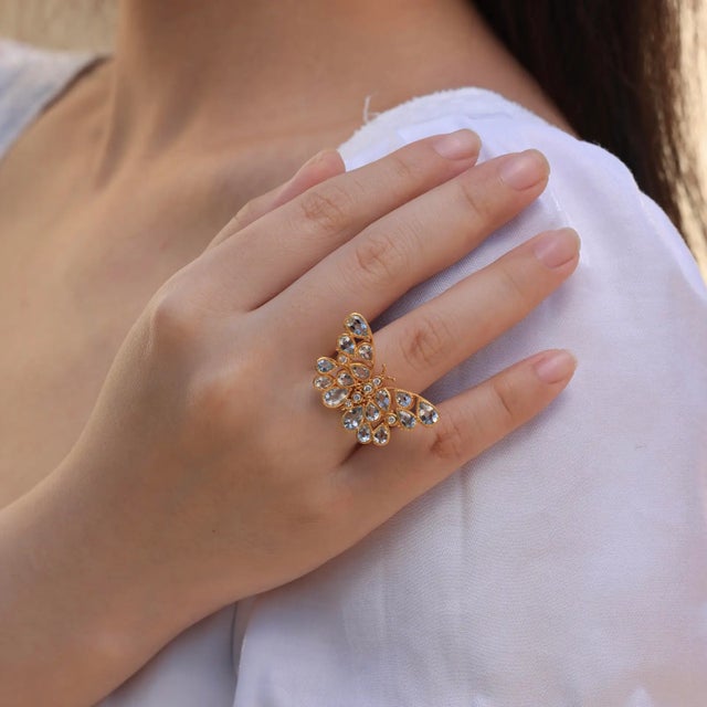 14K Yellow Gold Natural Aquamarine｜Sky-Blue｜Pear｜Eye Clean Aquamarine CTW: 3.20 Natural Diamond Grade: G Color｜VS Clarity...