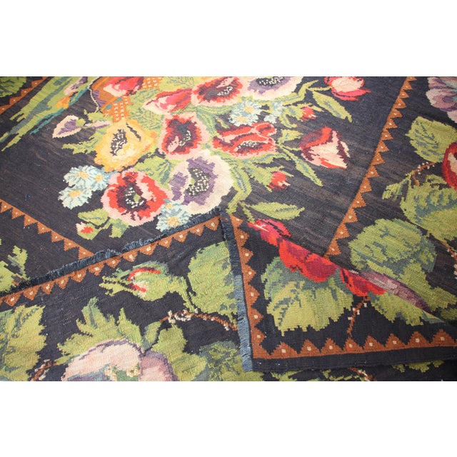 Vintage Moldovan Floral Kilim With Central Vase Bouquet – Handwoven Eastern European Flatweave Square Kilim - 8' 8'' X 9' 2'' For Sale - Image 9 of 11