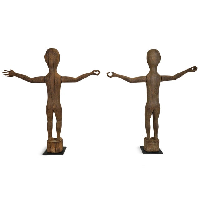 Mid 20th Century Vintage Pair of Ancestral Borneo Figures For Sale - Image 5 of 9