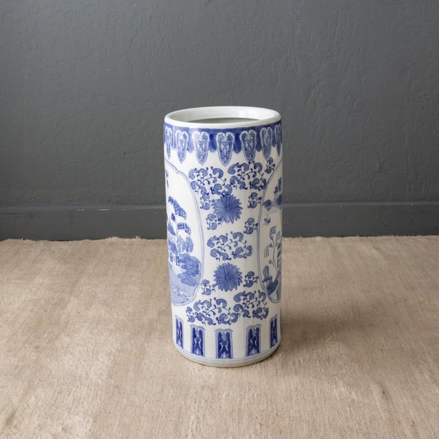 Chinoiserie Blue Willow Chinoiserie Ceramic Umbrella Stand For Sale - Image 3 of 16