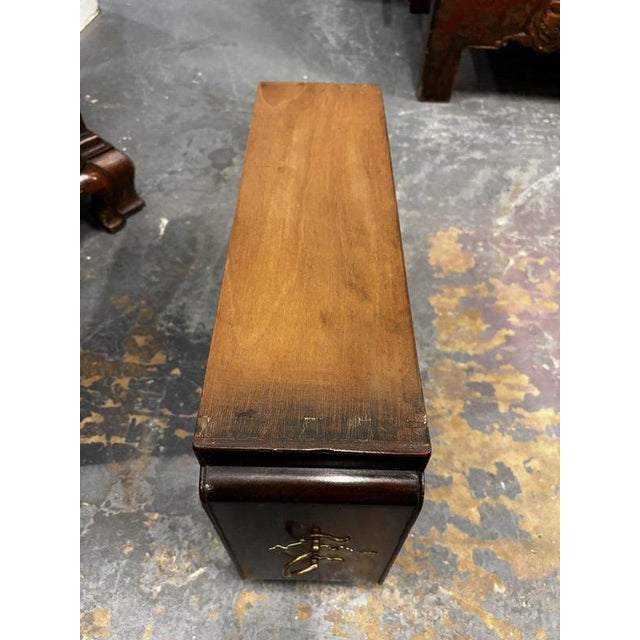 Mahogany Rhode Island Desk in the style of John Townsend For Sale - Image 4 of 18