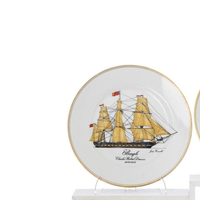 Porcelain - 12 Ships of the Discoveries - Vista Alegre. Made of porcelain from the Vista Alegre factory; polychrome and...