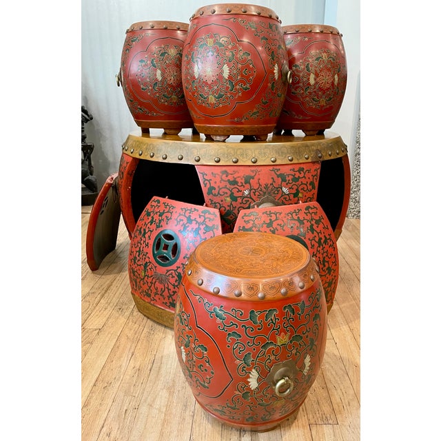 Red Early 20th Century 5 Piece Chinese Qing Red Coromandel Sake Barrel Drum Table and 4 Stools W/ Brass Ring For Sale - Image 8 of 12