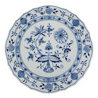 20th Century Sword Mark Onion Pattern 1st Choice Serving Plate Tableware Cake Plate from Meissen Porcelain For Sale