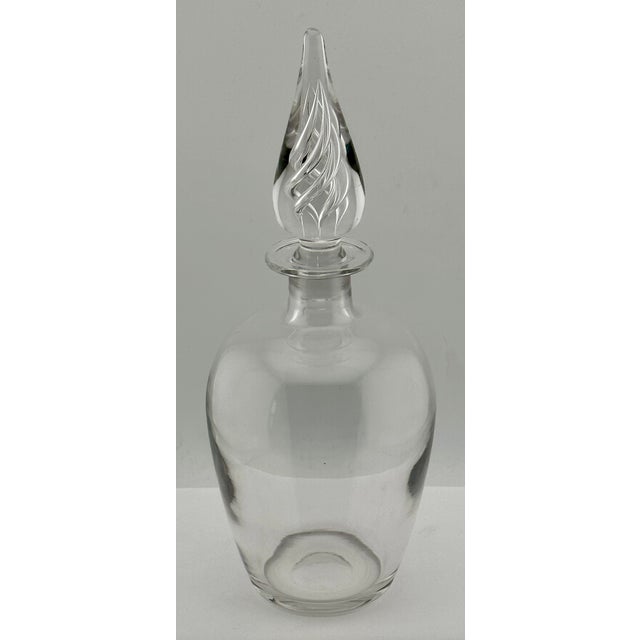 Mid 20th Century Fine Quality Matched Pair of Mid Century Hand Blown Crystal Decanters With Internal Air Bubble Twist Stopper For Sale - Image 4 of 18