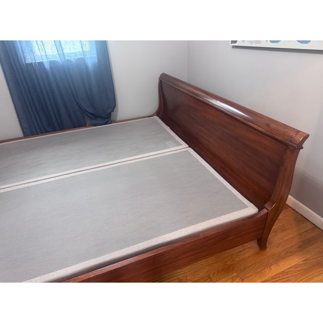 2010s King Bernhardt Wood Sleigh Bed Frame – Sunburst Veneer For Sale - Image 5 of 8