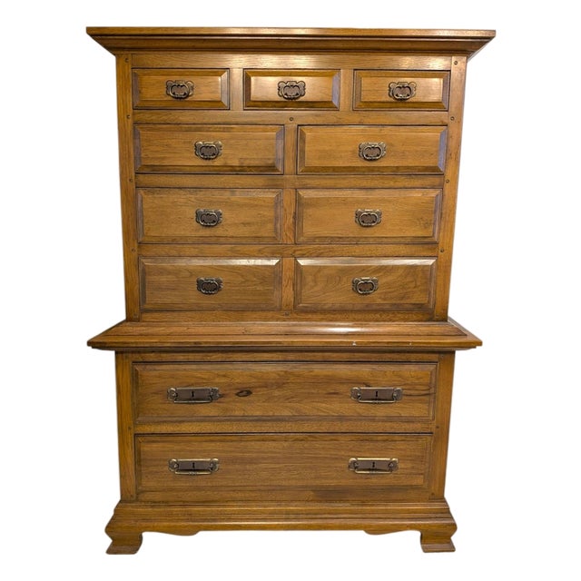 Thomasville Solid Oak Early American Style Chest-on-Chest Tallboy Dresser Vintage 1960 For Sale