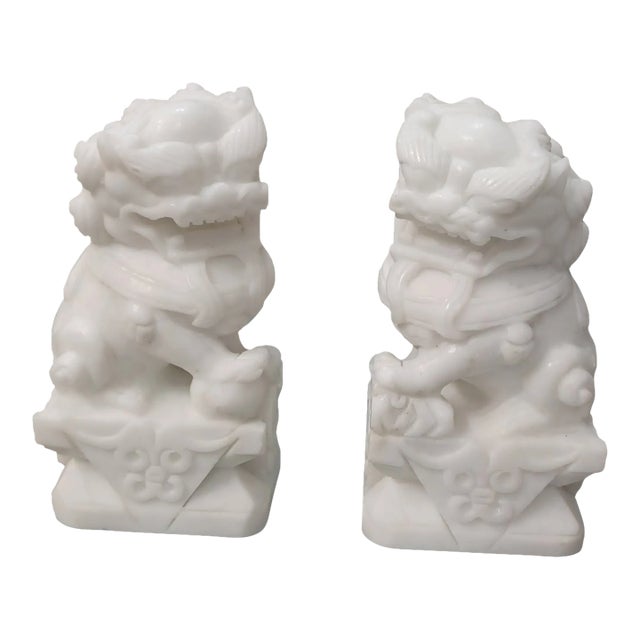 Vintage Pair of White Marble Foo Dogs For Sale