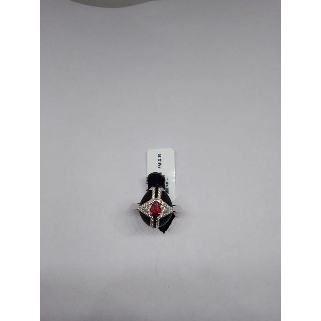 2020s Natural Ruby & Diamond Ring in 18k Gold For Sale - Image 5 of 8