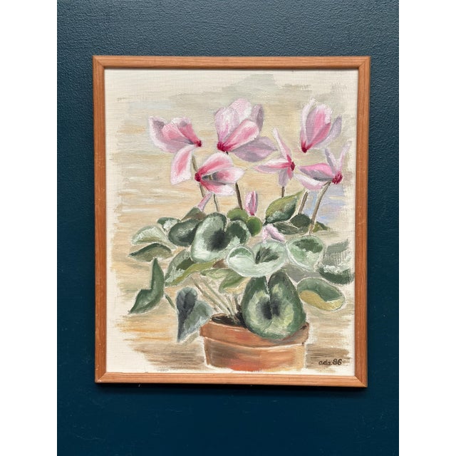 Original swedish oil on canvas – “still life with pink flowers” by ada dated 1986 – signed – vintage & framed – 50 × 40 cm...