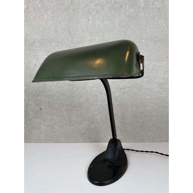 Antique Viktoria banker's lamp / notary lamp. Industrial character. Height: 40cm in photo. Hood adjustable, arm...