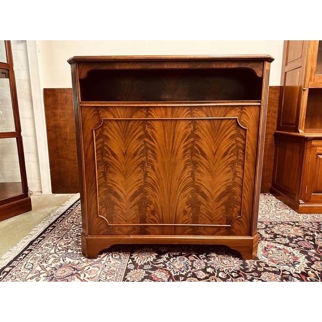 Wood Vintage English Bar with Bar Stools, Set of 4 For Sale - Image 7 of 18