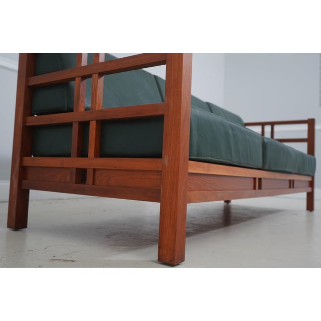 Thomas Moser Thomas Moser Winward Cherry Leather Sofa For Sale - Image 4 of 18