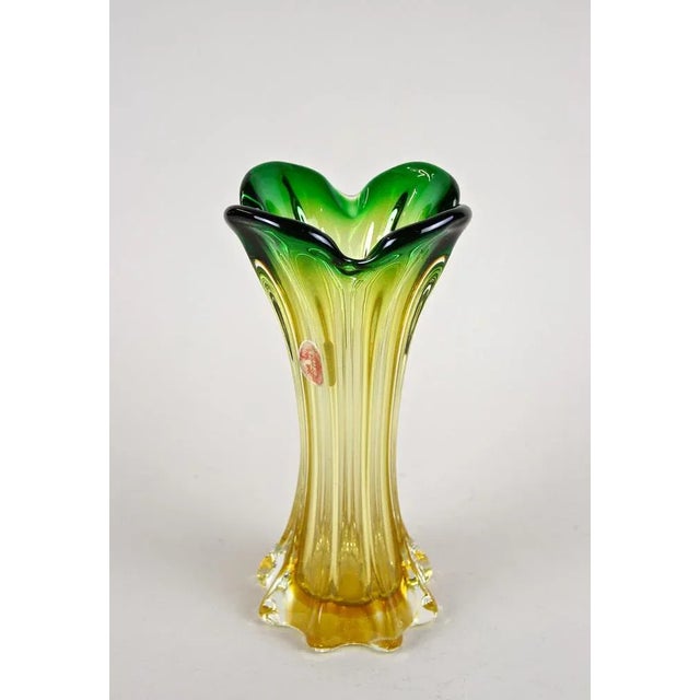 Glass Mid-Century Italian Vase in Green Yellow Murano Glass, 1960 For Sale - Image 7 of 16