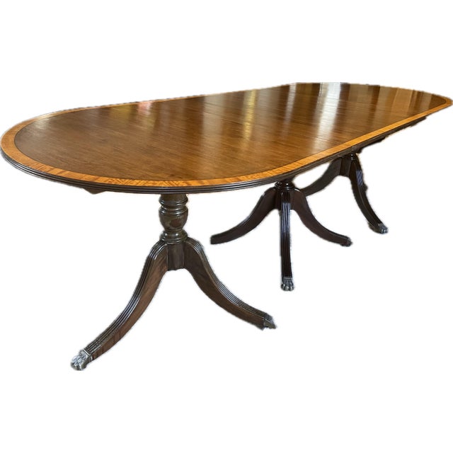 English 1920s English Regency Style Tripple Pedestal Dining Table For Sale - Image 3 of 11