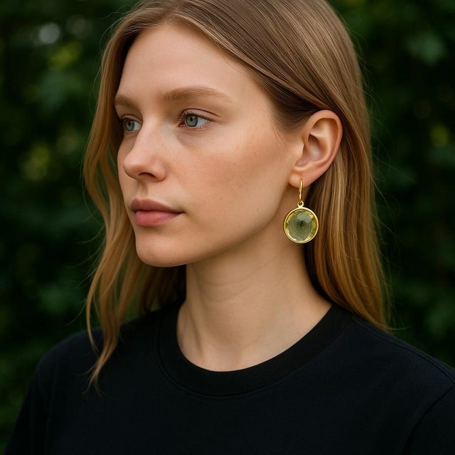 Ippolita is a renowned jewelry brand celebrated for its luxurious and fashion-forward designs, combining classic elegance...