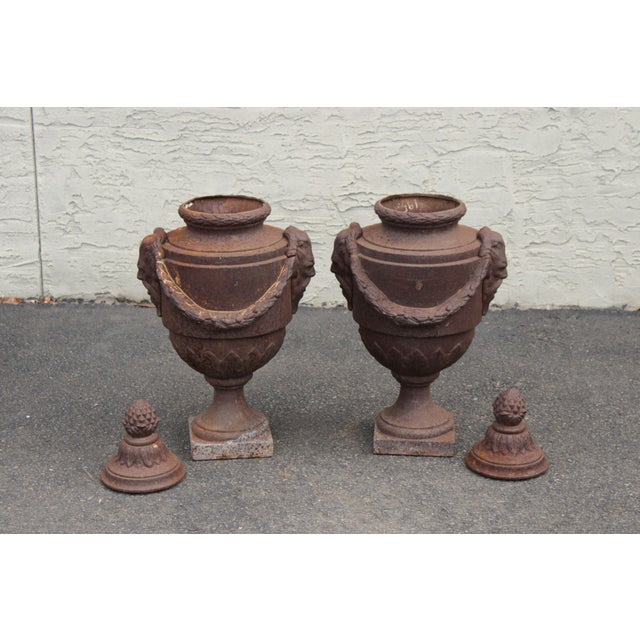 Classical Style Pair of Cast Iron Outdoor Garden Urns For Sale In Philadelphia - Image 6 of 16