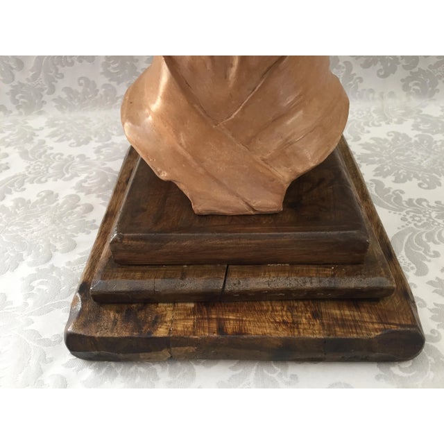 Statue Sculpture in Raw Earth of Woman, 1980s For Sale - Image 11 of 11