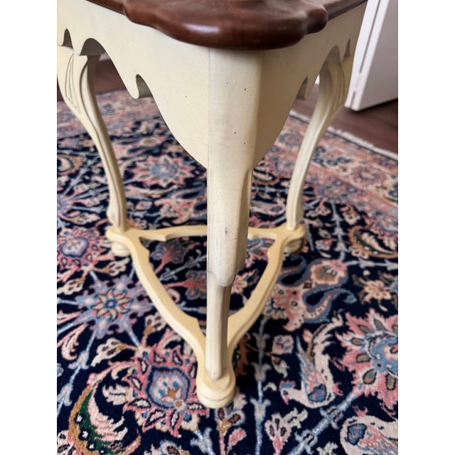 Mid 20th Century VTG French Provincial Triangular End Table Painted Side Table For Sale - Image 5 of 9