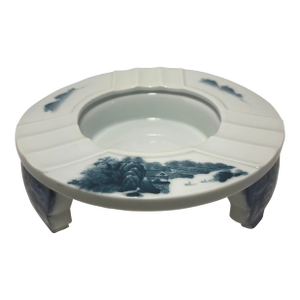 20th Century Nabeshima Arita Hand Painted White and Blue Porcelain Ashtray