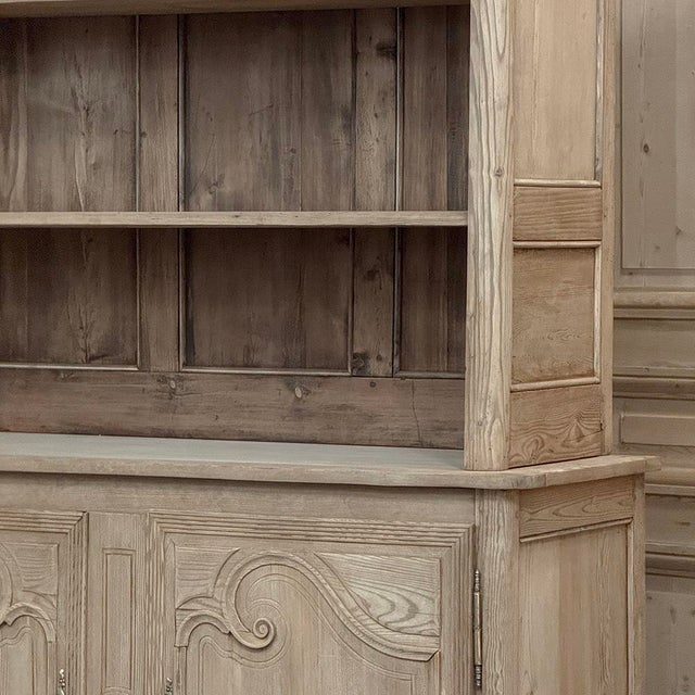 19th Century French Normandy Louis Philippe Period Stripped Pine Buffet À Deux Corps ~ Bookcase For Sale - Image 10 of 18