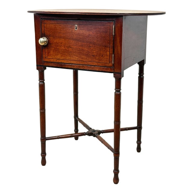 Early 19th Century Georgian Oval Top Occasional Table in Mahogany, 1815 For Sale