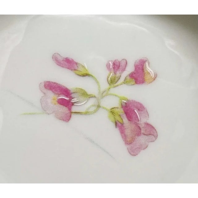 Limoges, France Vintage French Limoges Le Roy Porcelain Floral Trinket/ Jewelry Box For Sale - Image 4 of 13