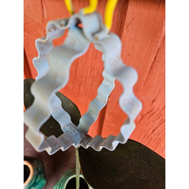 1950s Folk Art Abstract Tole Potted Flowers in Vintage Green Ginger Jar Pots - A Pair For Sale - Image 4 of 5